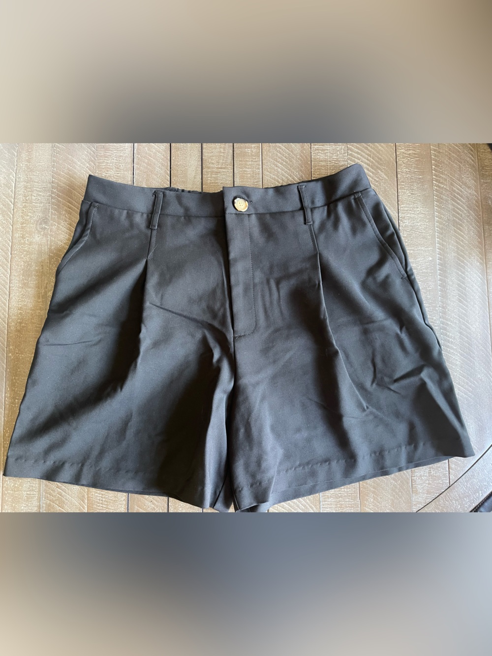 Karen Kane Black Pleated High-Waist Shorts